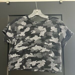 lululemon Cates Training Tee Gray and Black Camo Top Size 8